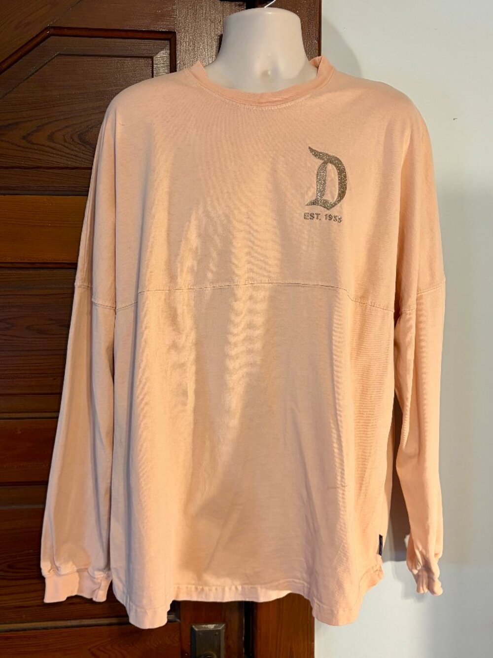 Disneyland XL Peach Spirit Jersey Gold Sparkle Lettering Disney Parks Sweatshirt